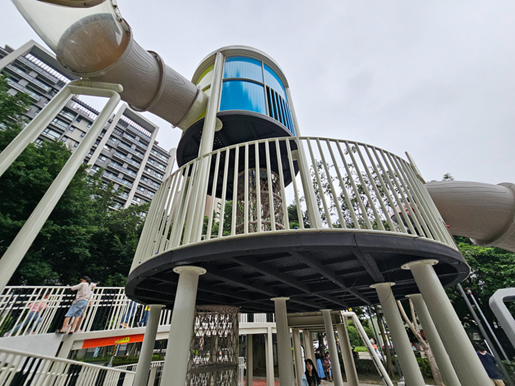 【新竹特色公園】音符遊戲場~竹北高鐵公兒十一公園|透明雙水管溜滑梯|攀爬挑戰區|沙坑&休息區 - 第10張圖