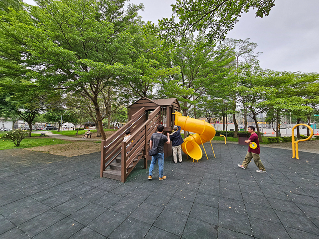 【新竹特色公園】傑克小路遊戲場~竹北高鐵兒九公園|魔豆高塔|原木攀爬架區|幼童遊戲區&體健設施 - 第17張圖