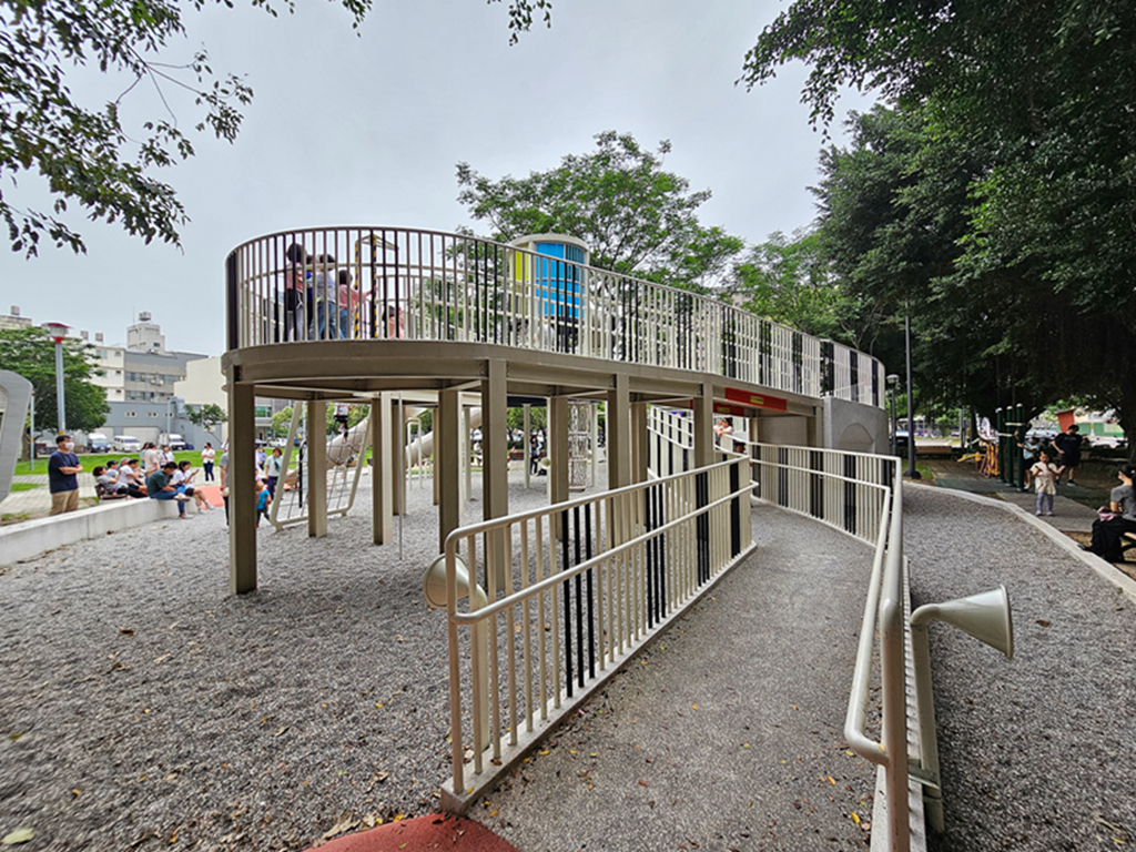 【新竹特色公園】音符遊戲場~竹北高鐵公兒十一公園|透明雙水管溜滑梯|攀爬挑戰區|沙坑&休息區 - 第3張圖