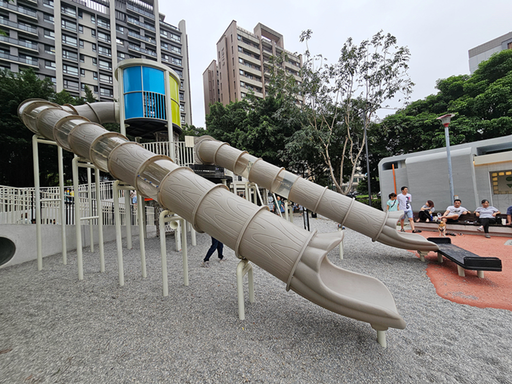【新竹特色公園】音符遊戲場~竹北高鐵公兒十一公園|透明雙水管溜滑梯|攀爬挑戰區|沙坑&休息區 - 第6張圖