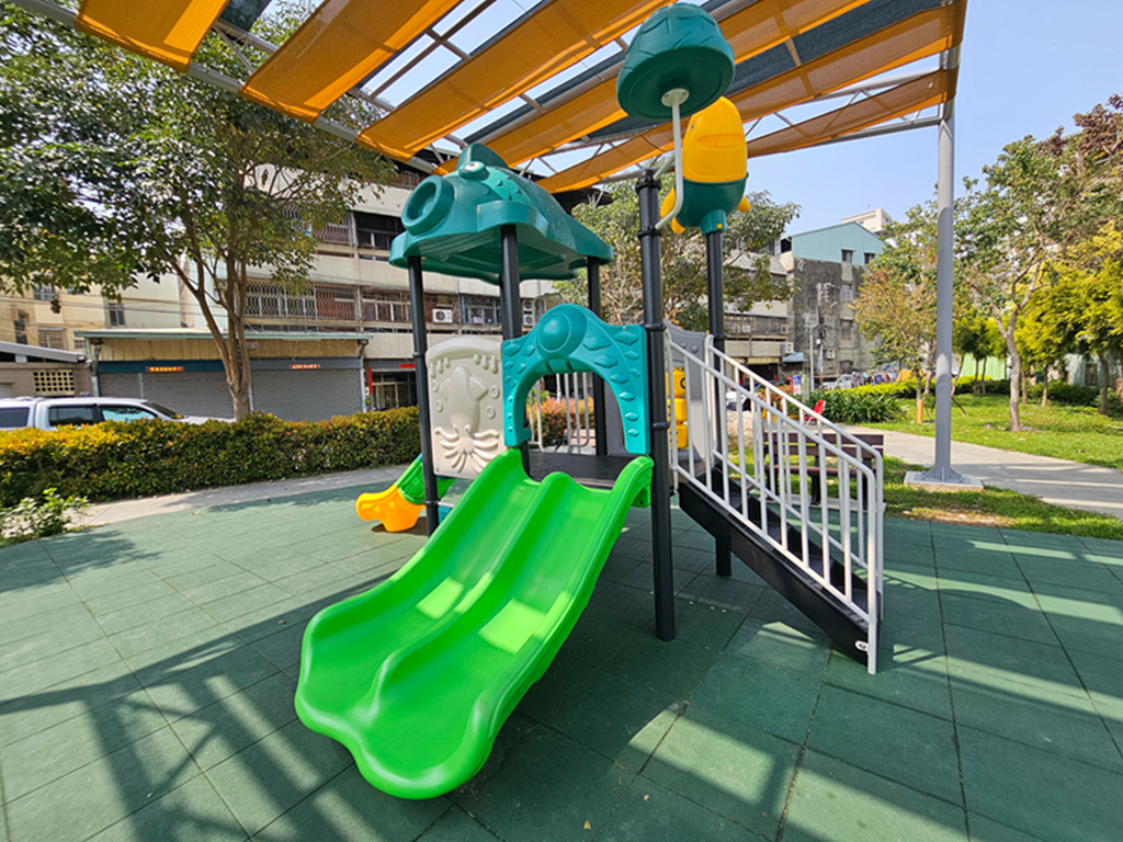 【台中特色公園】多功能攀爬架區~大里大元公園|垂直旋轉設備|攀爬式裝置|臺中美樂地 - 第16張圖