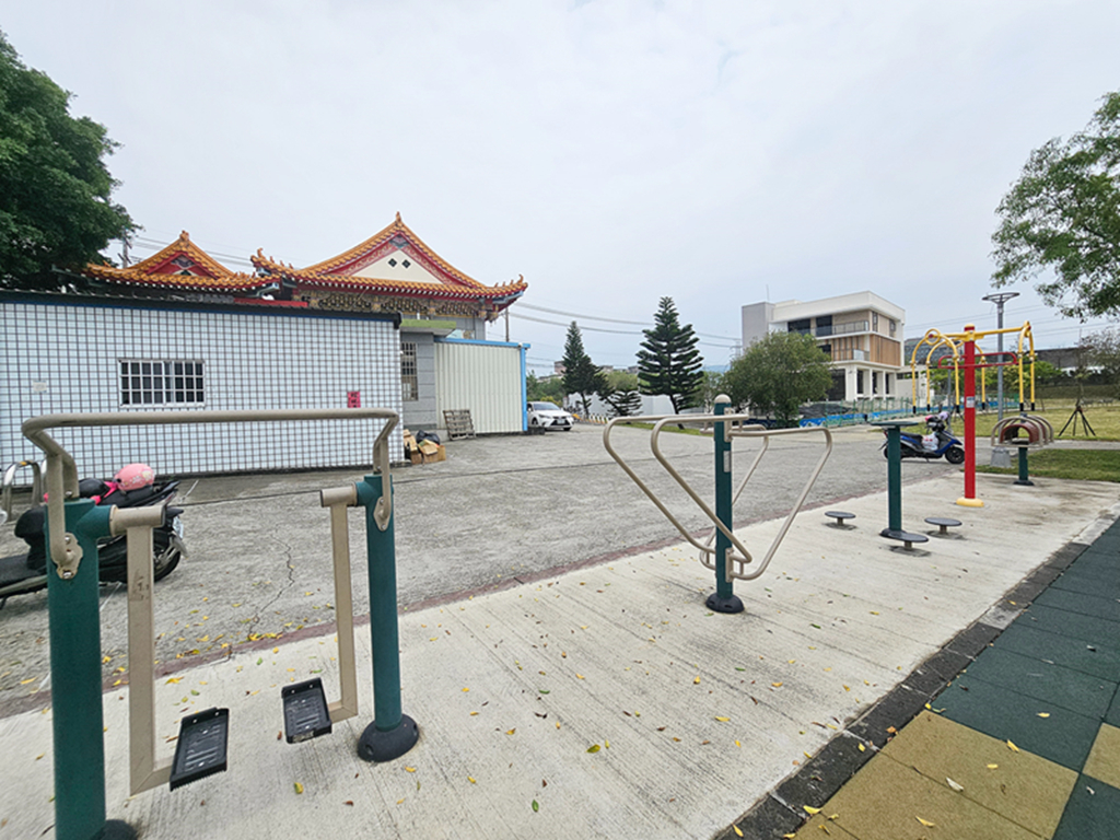 【台中特色公園】潛水艇共融遊戲組~大里仁化公園|旋轉遊具|多種健身器材|臺中美樂地 - 第9張圖