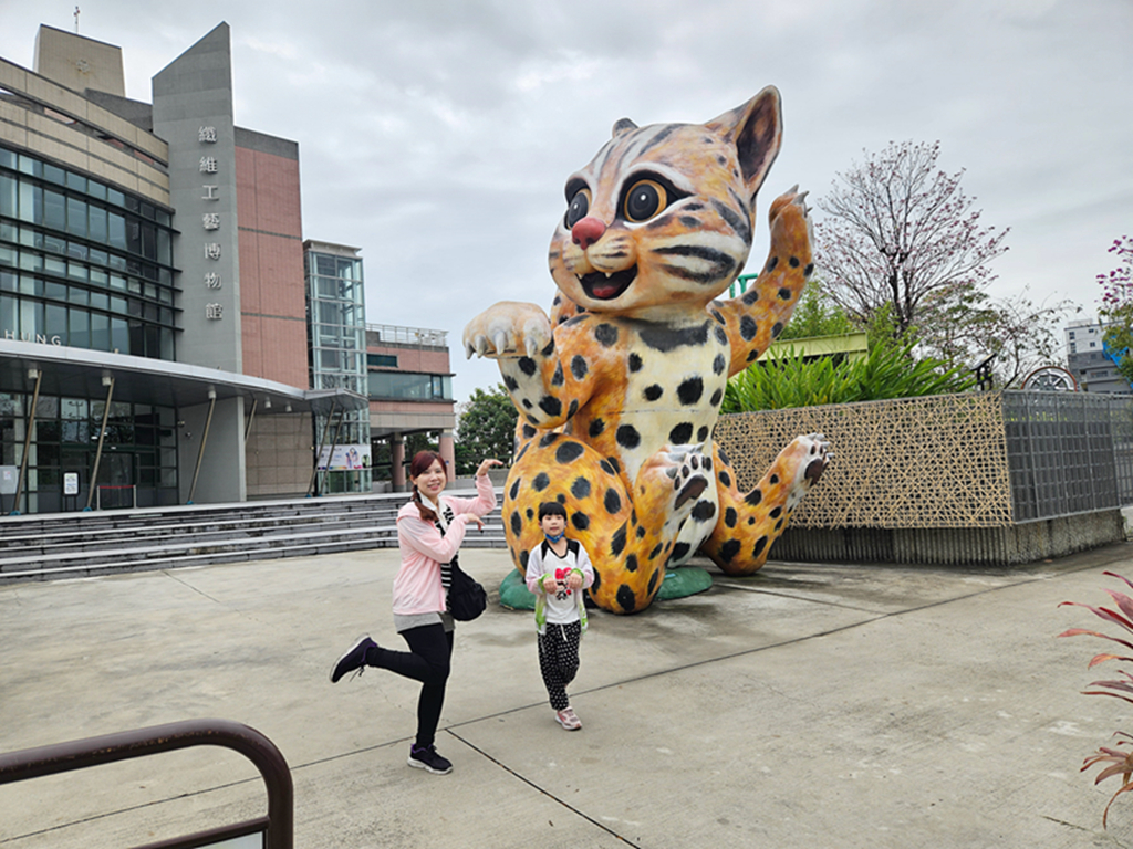【台中住宿】歐洲宮廷房型~大里羅馬假期汽車旅館｜拱門造型＋花紋軟墊｜獨立玻璃淋浴間&大浴缸