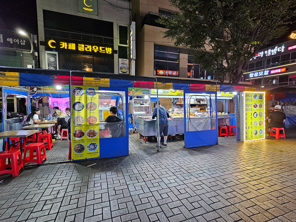 【韓國釜山景點】夜景＋氛圍＋消夜美食~釜山BIFF 廣場│小吃的天堂、卡路里的煉獄、荷包的地獄