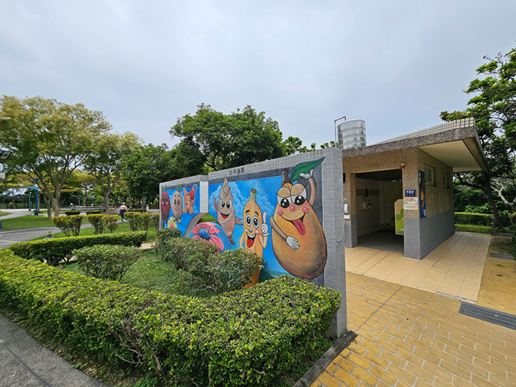 【台中特色公園】彩繪階梯+幸福道+超長溜滑梯~大平九二一震災紀念公園|多元溜滑梯組合遊具|繩索擺盪鞦韆|重直旋轉鞦韆 - 第12張圖 【台中特色公園】彩繪階梯+幸福道+超長溜滑梯~大平九二一震災紀念公園|多元溜滑梯組合遊具|繩索擺盪鞦韆|重直旋轉鞦韆