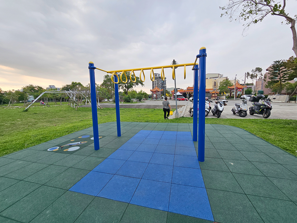 【台中特色公園】大黃蜂奇幻溜滑梯~大里瑞城公園｜綠色能量補給站｜親子同樂首選一起放電｜臺中美樂地