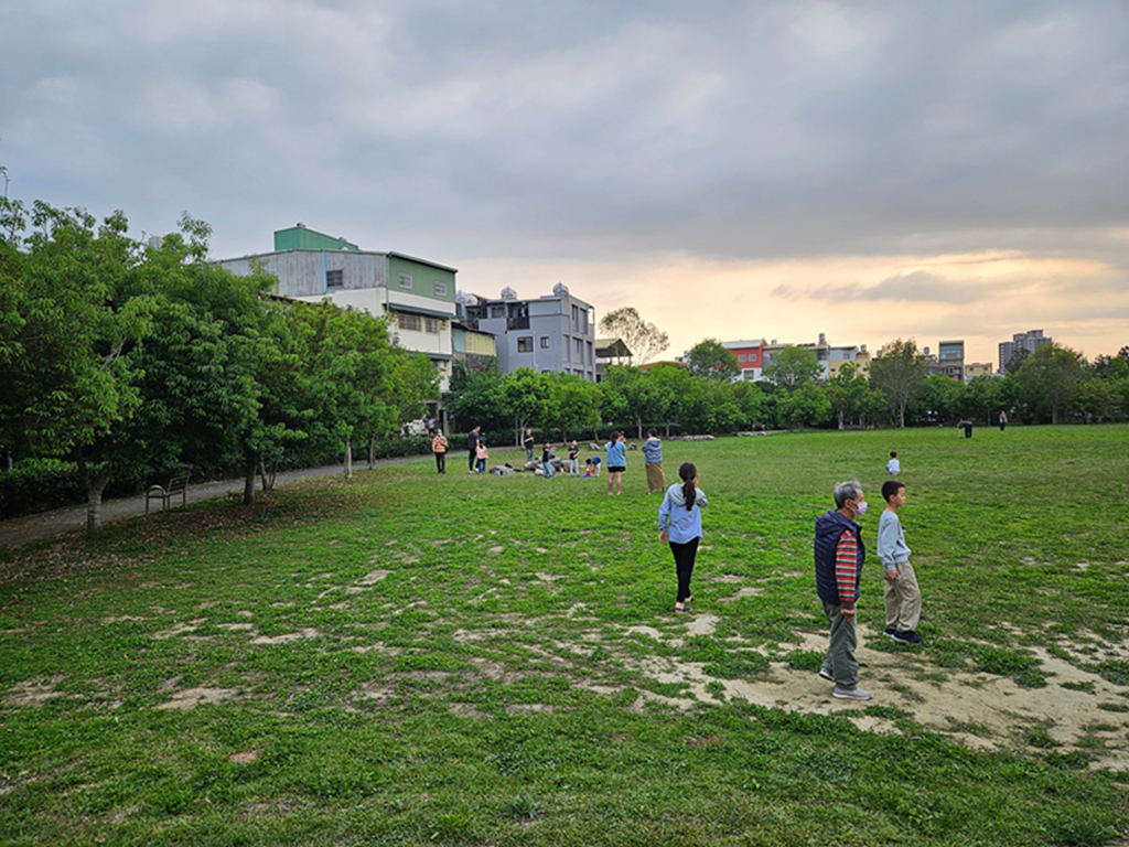 【台中特色公園】大黃蜂奇幻溜滑梯~大里瑞城公園|綠色能量補給站|親子同樂首選一起放電|臺中美樂地 - 第17張圖 【台中特色公園】大黃蜂奇幻溜滑梯~大里瑞城公園|綠色能量補給站|親子同樂首選一起放電|臺中美樂地