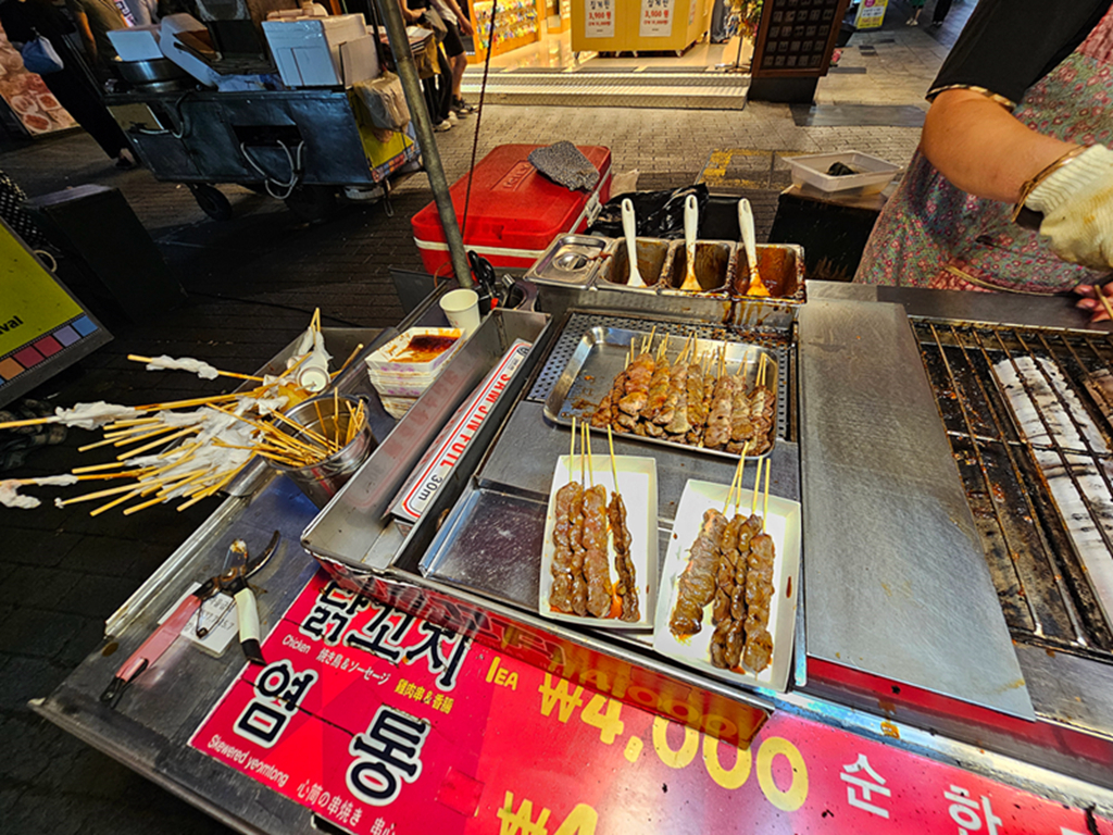 【韓國釜山景點】夜景+氛圍+消夜美食~釜山BIFF 廣場│小吃的天堂、卡路里的煉獄、荷包的地獄 - 第20張圖 【韓國釜山景點】夜景+氛圍+消夜美食~釜山BIFF 廣場│小吃的天堂、卡路里的煉獄、荷包的地獄