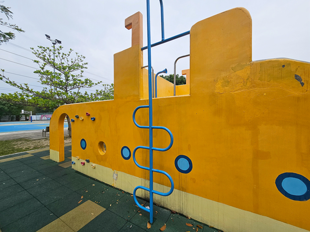 【台中特色公園】潛水艇共融遊戲組~大里仁化公園|旋轉遊具|多種健身器材|臺中美樂地 - 第4張圖