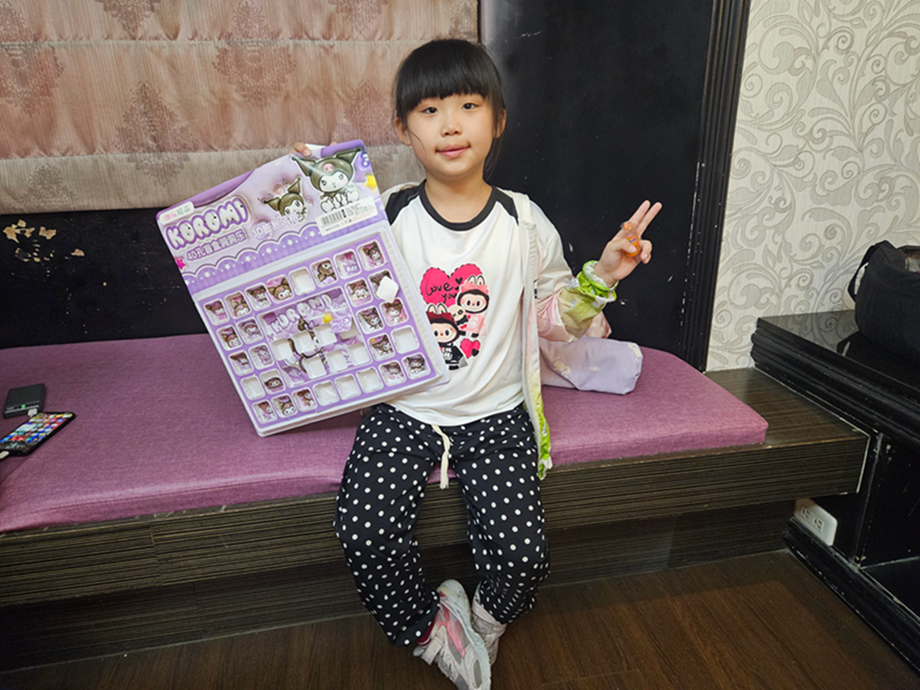 【台中住宿】歐洲宮廷房型~大里羅馬假期汽車旅館｜拱門造型＋花紋軟墊｜獨立玻璃淋浴間&大浴缸