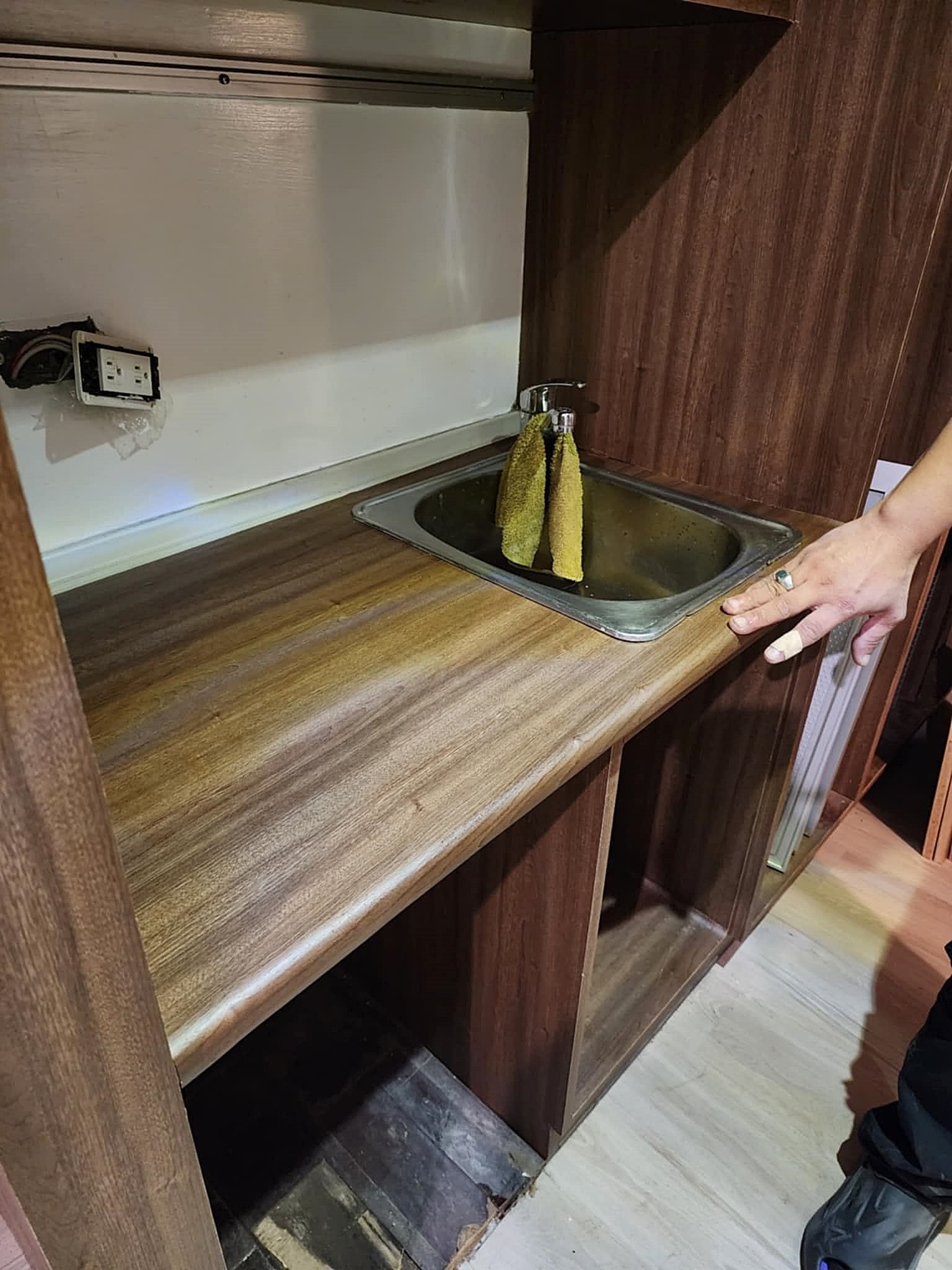 【台北裝潢】昆明街套房客製化設計│木工裝潢│唐莊企業有限公司│木居手作工坊