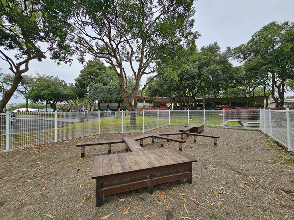 【台中特色公園】森林系心靈綠洲~太平坪林森林公園|長頸鹿桌椅+溜滑梯遊戲區+森林步道|臺中美樂地 - 第12張圖 【台中特色公園】森林系心靈綠洲~太平坪林森林公園|長頸鹿桌椅+溜滑梯遊戲區+森林步道|臺中美樂地