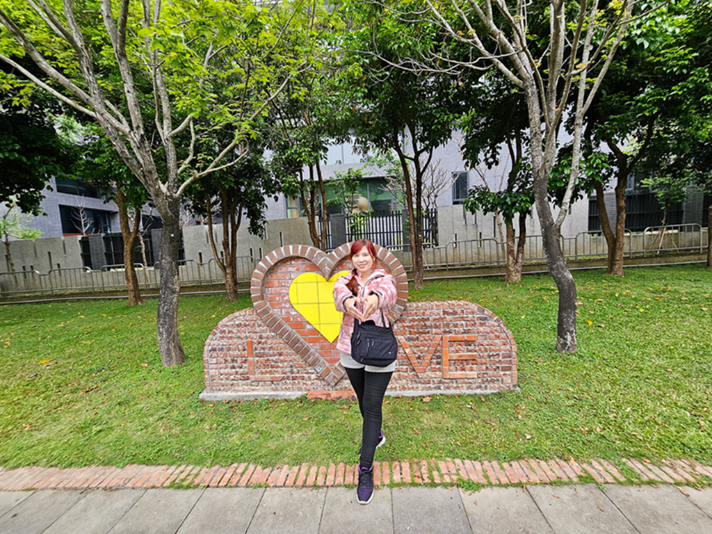 【台中特色公園】多功能遊戲組~太平麗園公園｜旋轉遊具｜愛心磚牆｜季節限定櫻花大道｜臺中美樂地