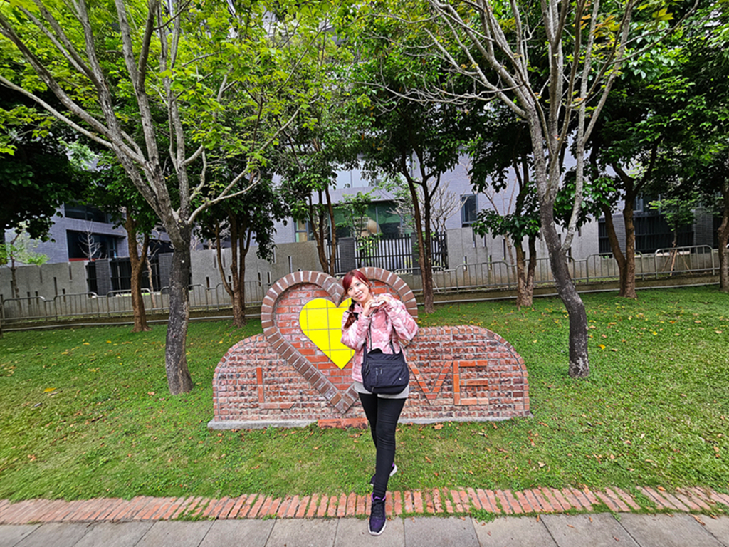 【台中特色公園】多功能遊戲組~太平麗園公園｜旋轉遊具｜愛心磚牆｜季節限定櫻花大道｜臺中美樂地