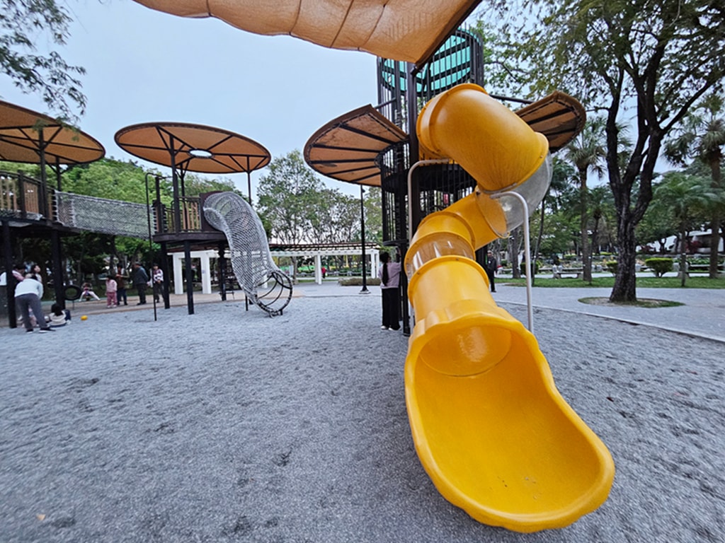 【台中特色公園】林間探索遊戲場~北屯兒童公園|假日能量補給站|高空探索+攀爬區|放電、野餐、散步的小天地|臺中美樂地 - 第13張圖 【台中特色公園】林間探索遊戲場~北屯兒童公園|假日能量補給站|高空探索+攀爬區|放電、野餐、散步的小天地|臺中美樂地