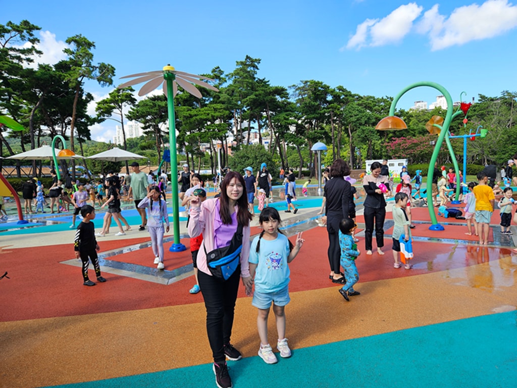 【韓國釜山景點】親子景點推薦~釜山市民公園│超大型共融遊戲場│巨型攀爬網架│沙坑+森林樹屋+花海步道 - 第15張圖 【韓國釜山景點】親子景點推薦~釜山市民公園│超大型共融遊戲場│巨型攀爬網架│沙坑+森林樹屋+花海步道