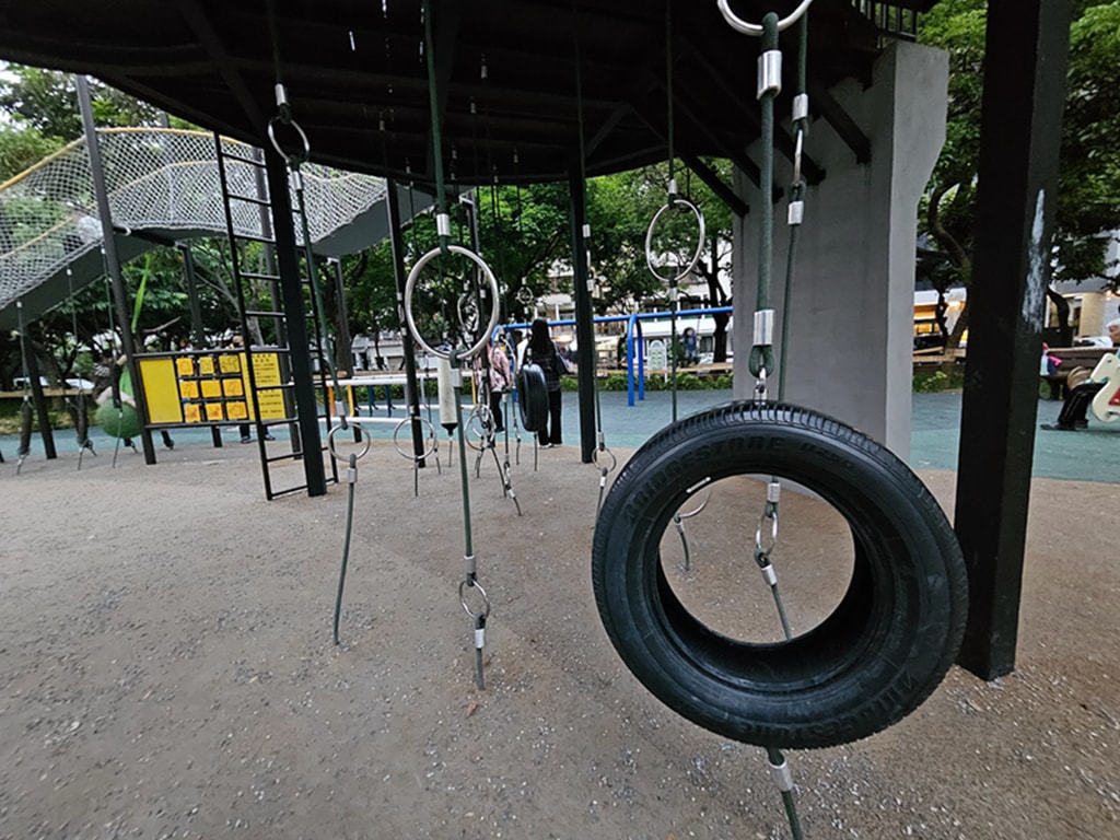 【台中特色公園】林間探索遊戲場~北屯兒童公園|假日能量補給站|高空探索+攀爬區|放電、野餐、散步的小天地|臺中美樂地 - 第19張圖 【台中特色公園】林間探索遊戲場~北屯兒童公園|假日能量補給站|高空探索+攀爬區|放電、野餐、散步的小天地|臺中美樂地