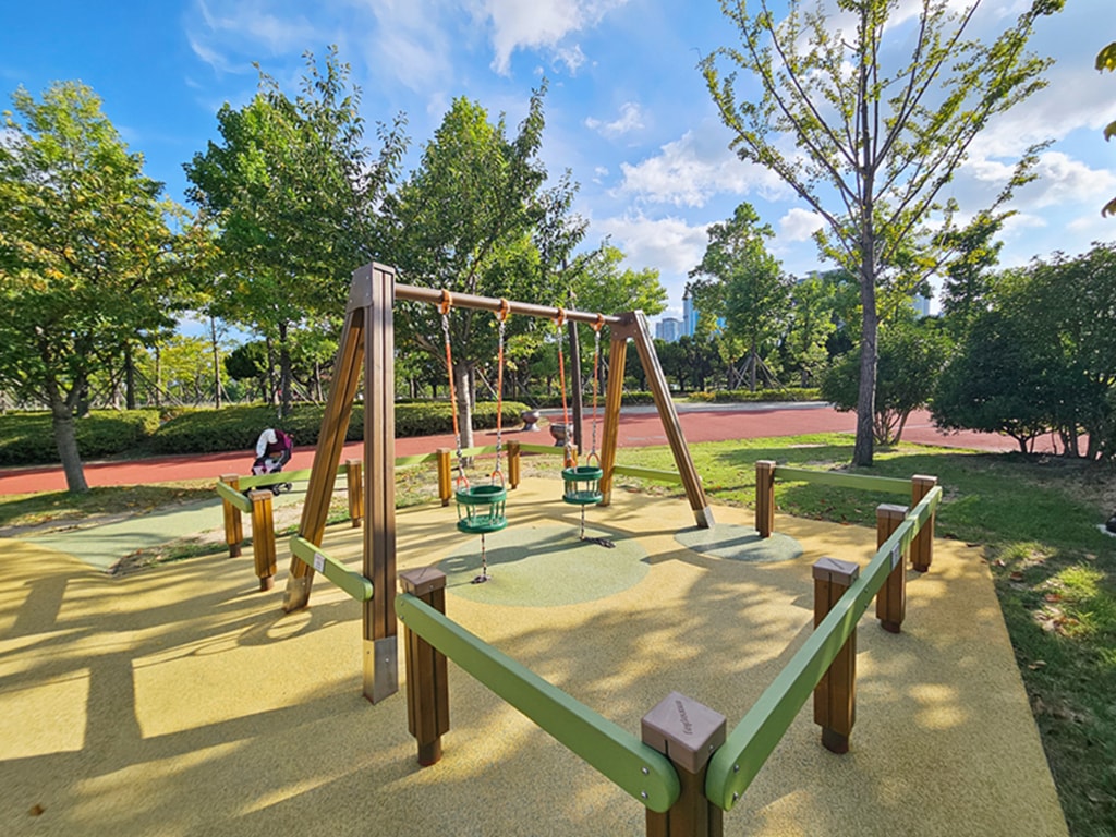 【韓國釜山景點】親子景點推薦~釜山市民公園│超大型共融遊戲場│巨型攀爬網架│沙坑＋森林樹屋＋花海步道