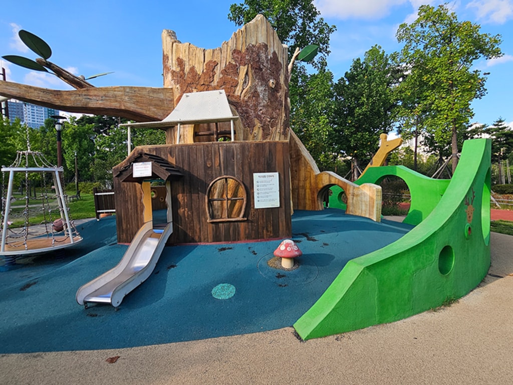 【韓國釜山景點】親子景點推薦~釜山市民公園│超大型共融遊戲場│巨型攀爬網架│沙坑＋森林樹屋＋花海步道