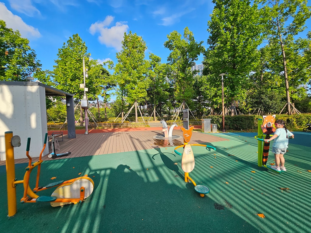 【韓國釜山景點】親子景點推薦~釜山市民公園│超大型共融遊戲場│巨型攀爬網架│沙坑+森林樹屋+花海步道 - 第48張圖 【韓國釜山景點】親子景點推薦~釜山市民公園│超大型共融遊戲場│巨型攀爬網架│沙坑+森林樹屋+花海步道