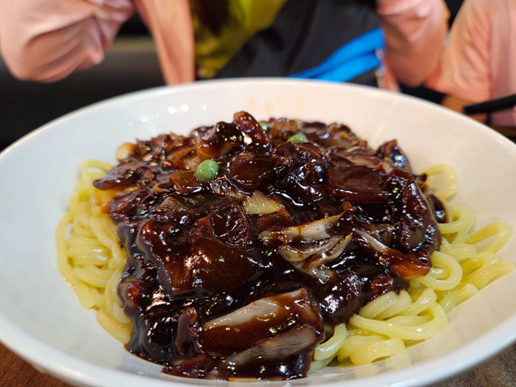 【韓國釜山美食】韓國超人氣炸醬麵~香港飯店0410PLUS│酸甜開胃的糖醋蝦│招牌必吃韓式炸醬麵│南浦洞必吃韓式中華料理