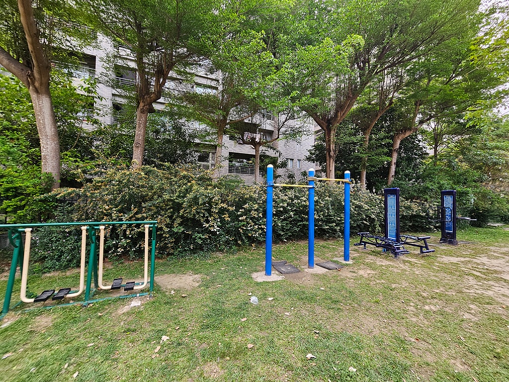 【台中特色公園】複合式主體遊具溜滑梯~南區樹仁公園｜滾木獨木橋遊具｜攀爬網挑戰區｜臺中美樂地
