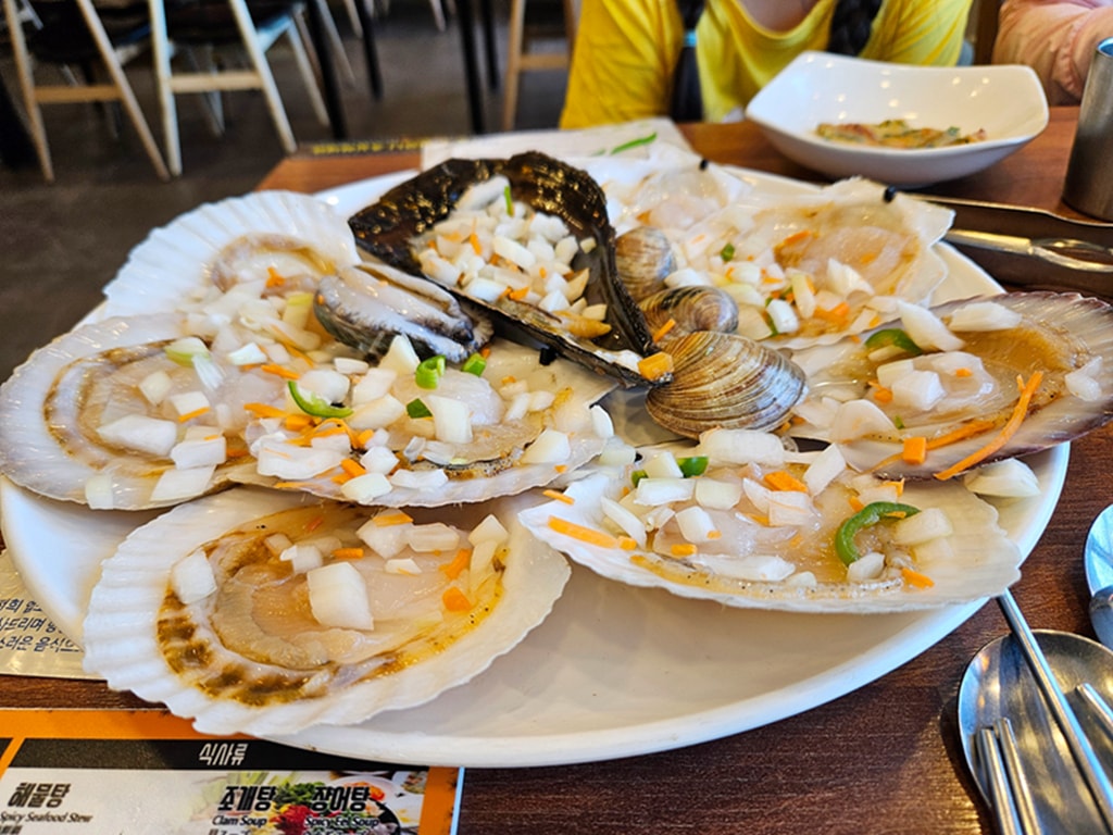 【韓國釜山美食】青沙浦30年海鮮老店~海林家해림이네│海鮮蔥煎餅│炭火烤貝海鮮套餐│青沙浦海景餐廳 - 第12張圖 【韓國釜山美食】青沙浦30年海鮮老店~海林家해림이네│海鮮蔥煎餅│炭火烤貝海鮮套餐│青沙浦海景餐廳