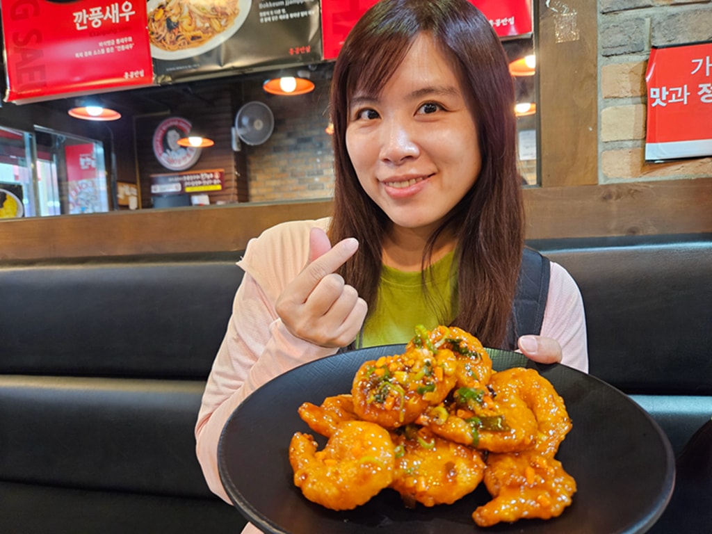 【韓國釜山美食】韓國超人氣炸醬麵~香港飯店0410PLUS│酸甜開胃的糖醋蝦│招牌必吃韓式炸醬麵│南浦洞必吃韓式中華料理 - 第12張圖 【韓國釜山美食】韓國超人氣炸醬麵~香港飯店0410PLUS│酸甜開胃的糖醋蝦│招牌必吃韓式炸醬麵│南浦洞必吃韓式中華料理