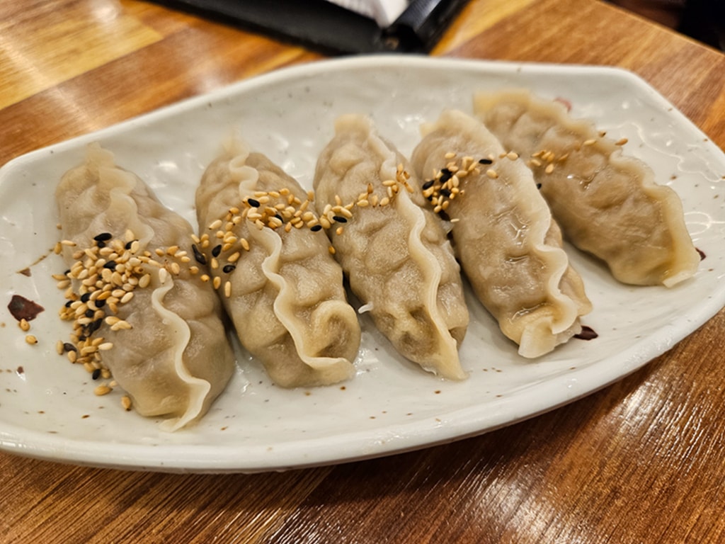 【韓國釜山美食】南浦洞暖胃美食~南浦雪濃湯│牛骨熬煮的雪濃湯│24小時營業│＋韓式餃子│在地人氣餐廳