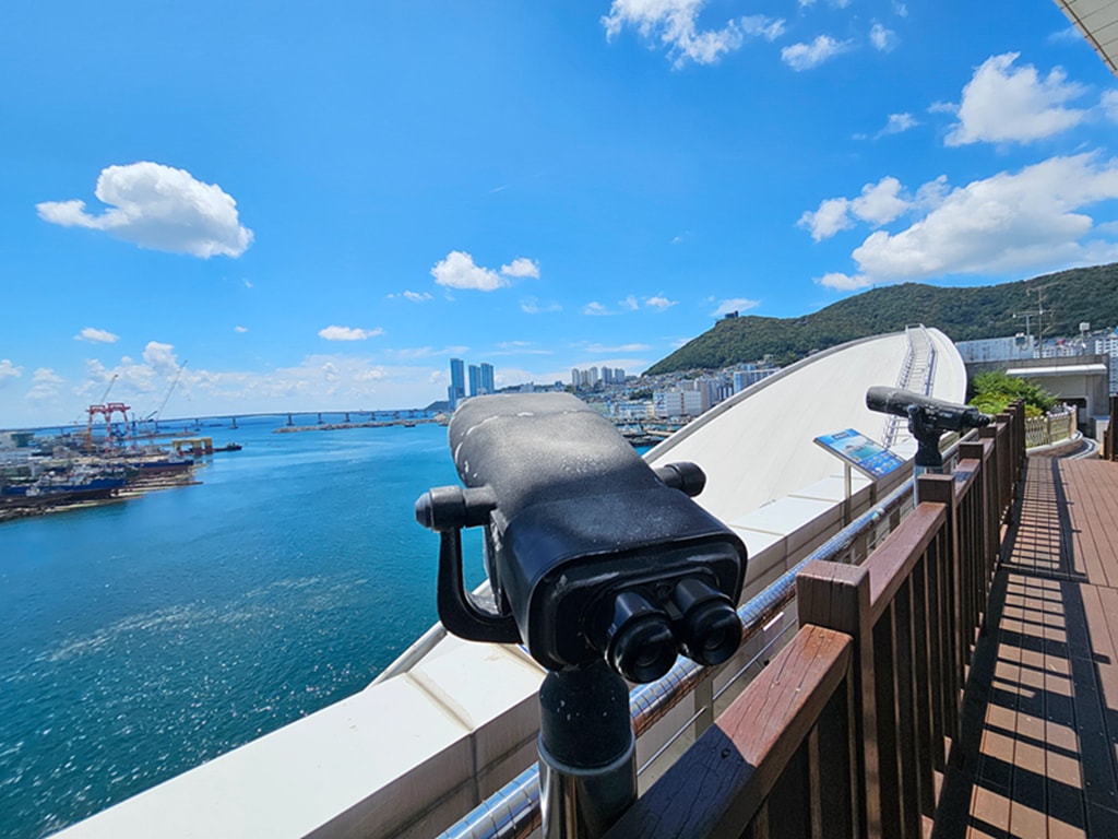 【韓國釜山景點】海港景觀平台釜山港~札嘎其市場展望台(자갈치전망대)│I ❤️ JAGALCHI打卡地標│海鷗未來郵筒│可愛的月亮拍照座椅 - 第18張圖 【韓國釜山景點】海港景觀平台釜山港~札嘎其市場展望台(자갈치전망대)│I ❤️ JAGALCHI打卡地標│海鷗未來郵筒│可愛的月亮拍照座椅