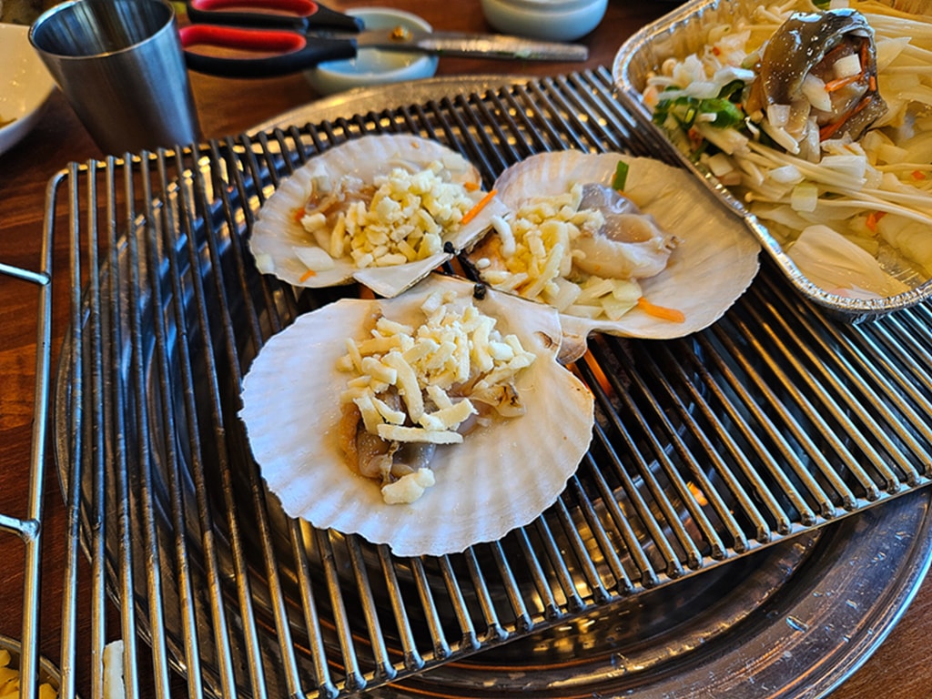 【韓國釜山美食】青沙浦30年海鮮老店~海林家해림이네│海鮮蔥煎餅│炭火烤貝海鮮套餐│青沙浦海景餐廳