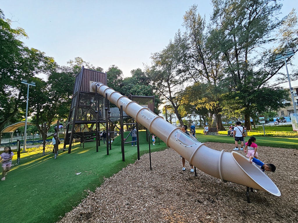 【台中特色公園】猴森堡壘遊戲場~后里森林公園｜森林裡的雙塔溜滑梯｜小小冒險步道｜攀爬設施+繩索挑戰區｜搖籃吊床區｜臺中美樂地