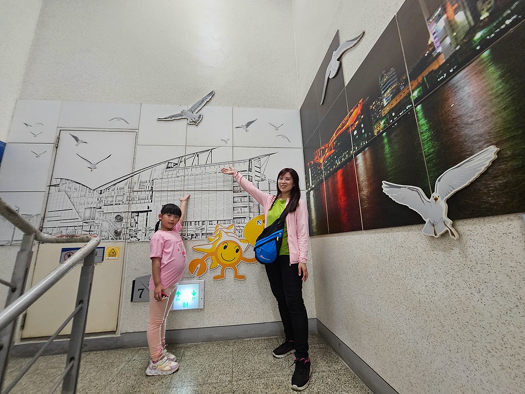 【韓國釜山景點】海港景觀平台釜山港~札嘎其市場展望台(자갈치전망대)│I ❤️ JAGALCHI打卡地標│海鷗未來郵筒│可愛的月亮拍照座椅