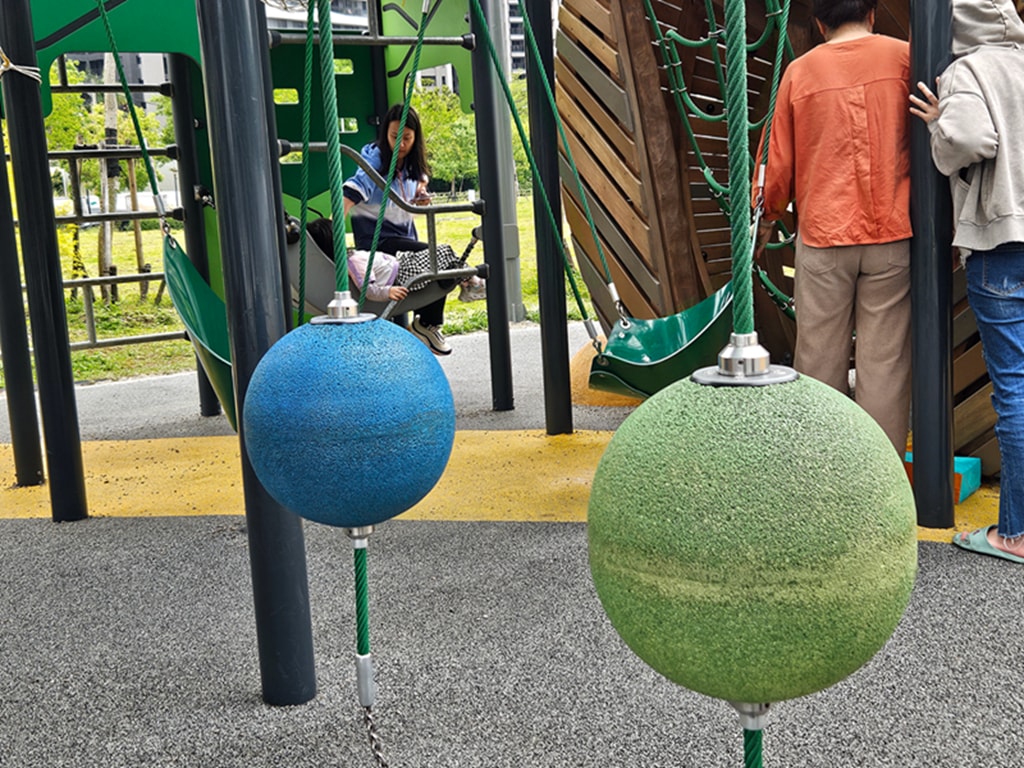 【台中特色公園】豬主題特色遊戲場~北區豬事圓滿公園｜攀爬滑梯＋旋轉盤親子放電好去處｜多功能體健區｜必打卡地標｜臺中美樂地