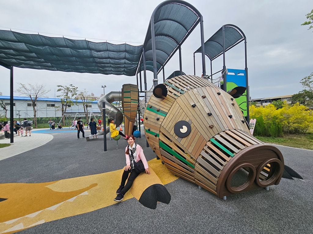 【台中特色公園】豬主題特色遊戲場~北區豬事圓滿公園｜攀爬滑梯＋旋轉盤親子放電好去處｜多功能體健區｜必打卡地標｜臺中美樂地