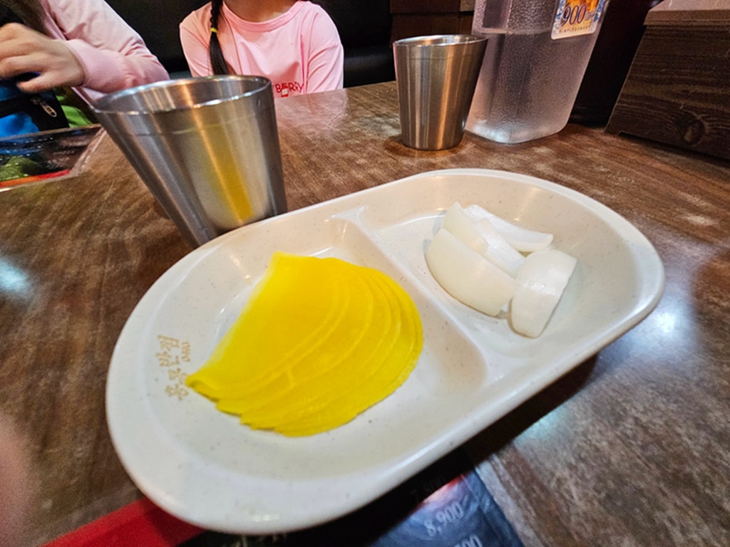 【韓國釜山美食】韓國超人氣炸醬麵~香港飯店0410PLUS│酸甜開胃的糖醋蝦│招牌必吃韓式炸醬麵│南浦洞必吃韓式中華料理 - 第7張圖 【韓國釜山美食】韓國超人氣炸醬麵~香港飯店0410PLUS│酸甜開胃的糖醋蝦│招牌必吃韓式炸醬麵│南浦洞必吃韓式中華料理
