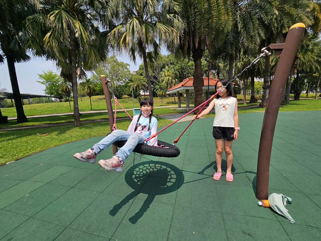 【台中特色公園】綠色山丘遊戲場~東區東峰公園|🌴 椰林步道|鳥巢鞦韆|臺中美樂地 - 第8張圖 【台中特色公園】綠色山丘遊戲場~東區東峰公園|🌴 椰林步道|鳥巢鞦韆|臺中美樂地