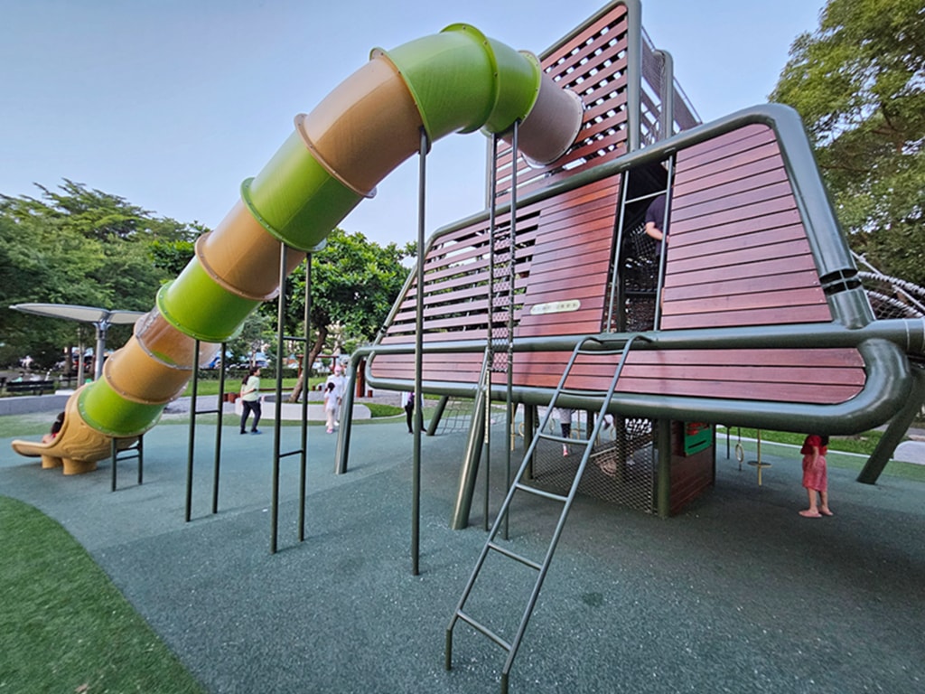 【台中特色公園】戰域堡壘遊戲場~神岡豐洲公園｜軍事風主題｜戰車造型溜滑梯｜攀爬網＋平衡設施｜臺中美樂地