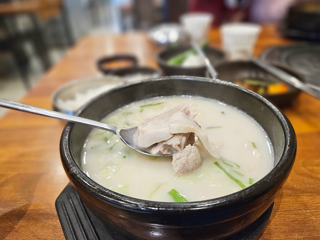 【韓國釜山美食】釜山海雲台美食推薦~豬肉湯飯수백진국│小菜自助無限吃│24小時營業│在地人也愛的隱藏版消夜 - 第9張圖 【韓國釜山美食】釜山海雲台美食推薦~豬肉湯飯수백진국│小菜自助無限吃│24小時營業│在地人也愛的隱藏版消夜