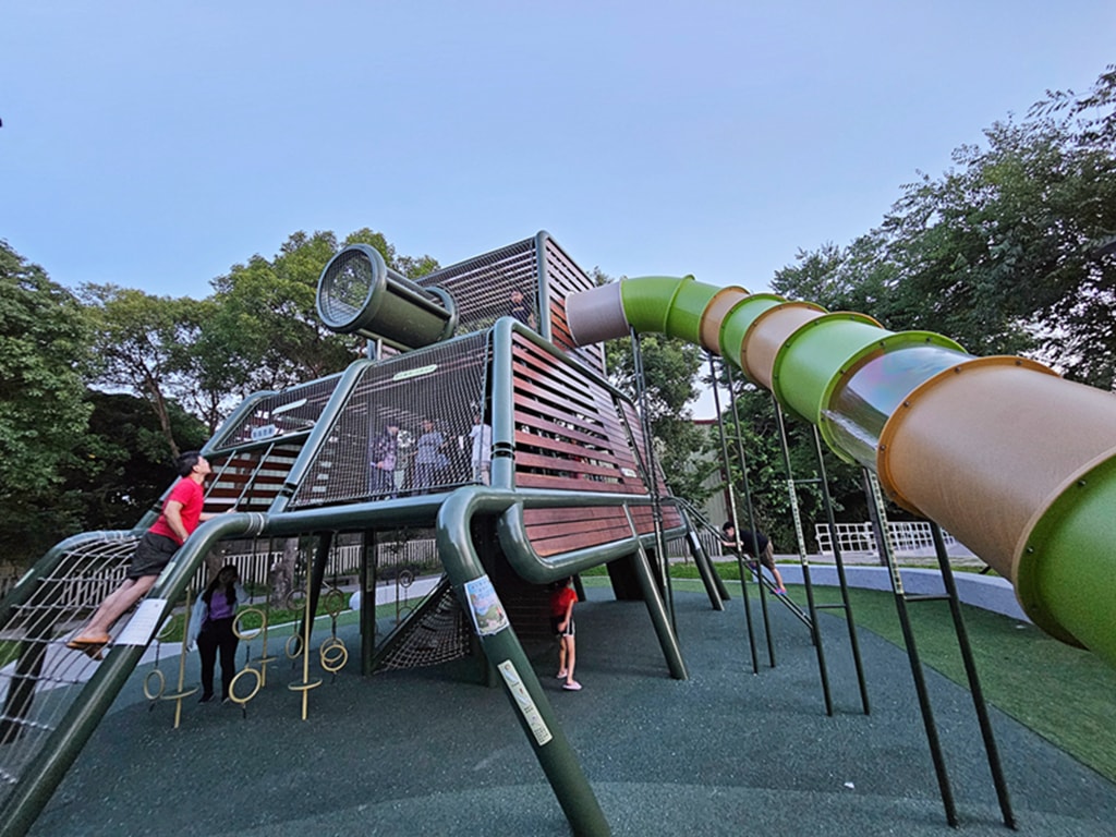 【台中特色公園】戰域堡壘遊戲場~神岡豐洲公園｜軍事風主題｜戰車造型溜滑梯｜攀爬網＋平衡設施｜臺中美樂地