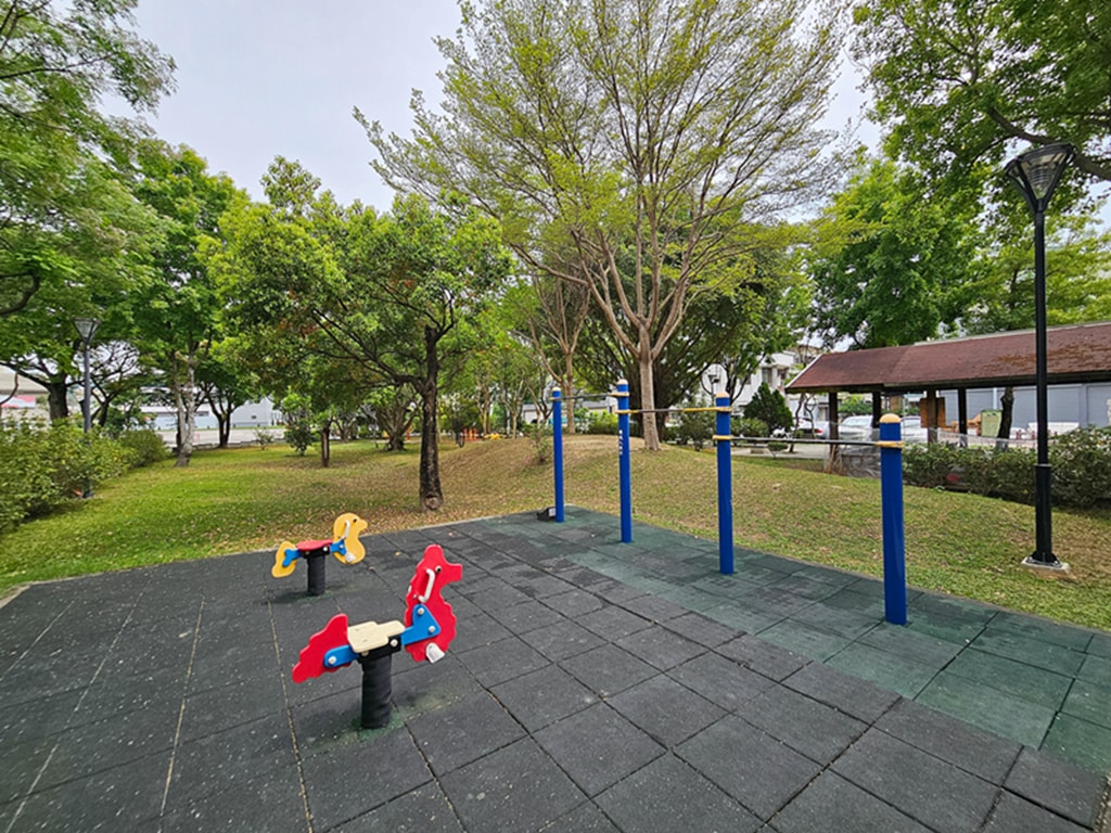 【台中特色公園】遊戲山丘溜滑梯~潭子栗林公園|鳥巢式盪鞦韆|臺中美樂地 - 第10張圖 【台中特色公園】遊戲山丘溜滑梯~潭子栗林公園|鳥巢式盪鞦韆|臺中美樂地