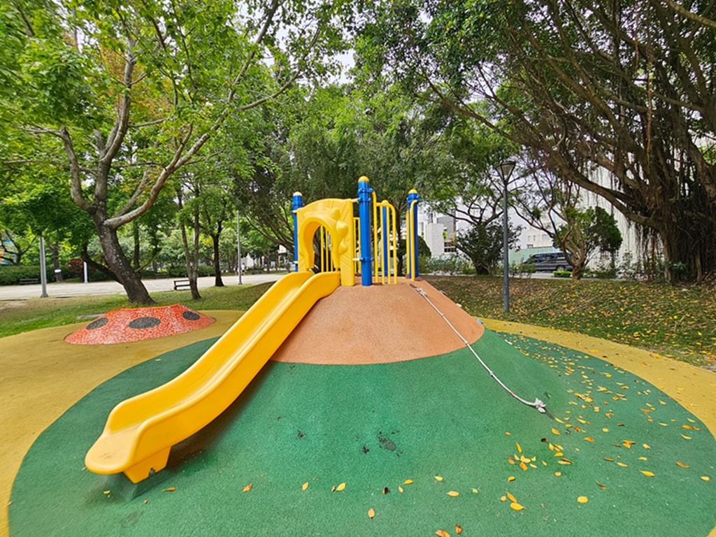 【台中特色公園】遊戲山丘溜滑梯~潭子栗林公園｜鳥巢式盪鞦韆｜臺中美樂地
