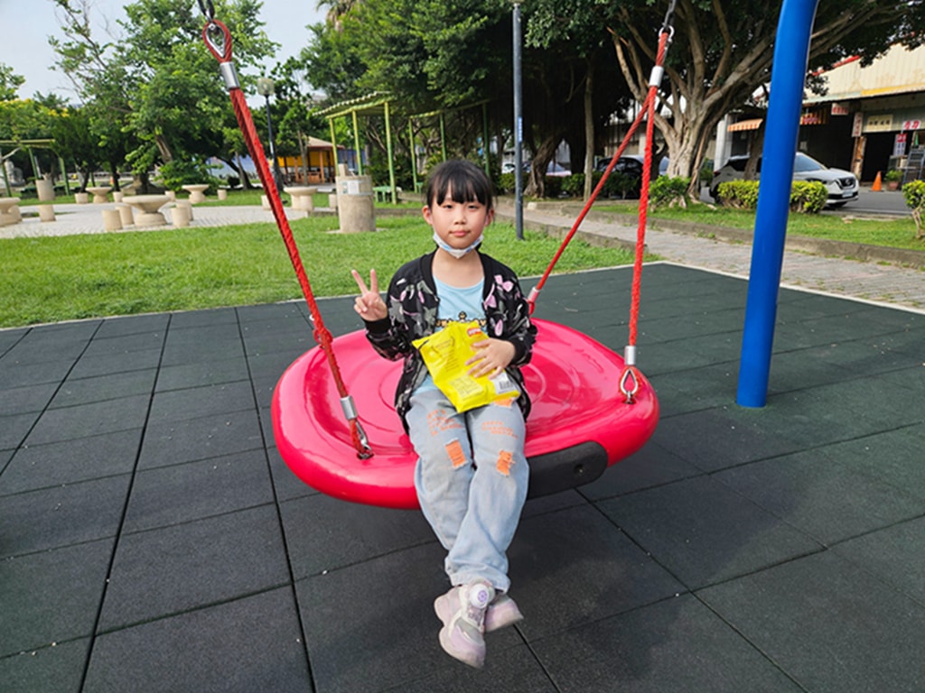 【台中特色公園】火圈跳躍攀爬遊具~梧棲情人公園|❣️LOVE❣️彩繪板|盪鞦韆|臺中美樂地 - 第8張圖 【台中特色公園】火圈跳躍攀爬遊具~梧棲情人公園|❣️LOVE❣️彩繪板|盪鞦韆|臺中美樂地