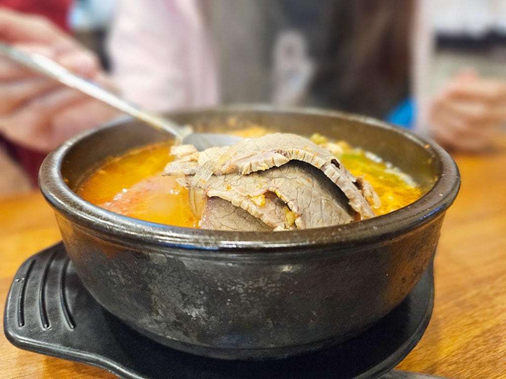 【韓國釜山美食】釜山海雲台美食推薦~豬肉湯飯수백진국│小菜自助無限吃│24小時營業│在地人也愛的隱藏版消夜 - 第8張圖 【韓國釜山美食】釜山海雲台美食推薦~豬肉湯飯수백진국│小菜自助無限吃│24小時營業│在地人也愛的隱藏版消夜