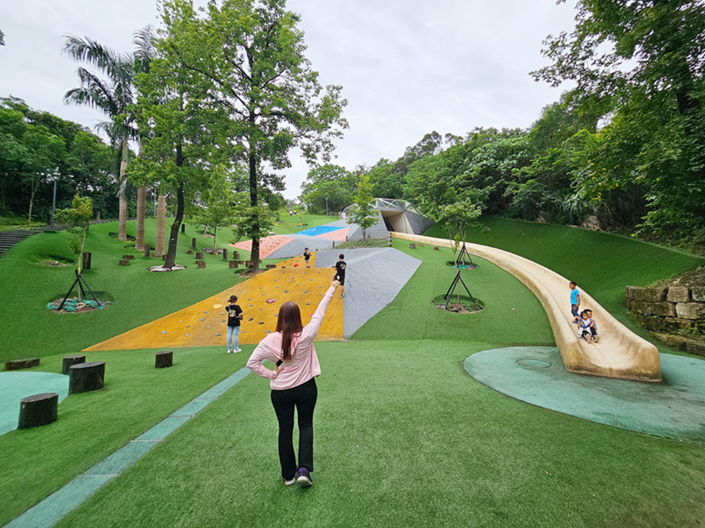【台北特色公園】趣探險之丘~文山森林公園｜超長溜滑梯＋森林步道＋觀景平台一次玩｜萬隆站親子放電綠地