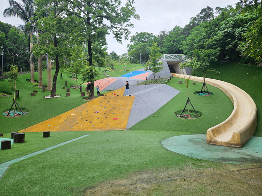 【台北特色公園】趣探險之丘~文山森林公園|超長溜滑梯+森林步道+觀景平台一次玩|萬隆站親子放電綠地 - 第2張圖 【台北特色公園】趣探險之丘~文山森林公園|超長溜滑梯+森林步道+觀景平台一次玩|萬隆站親子放電綠地