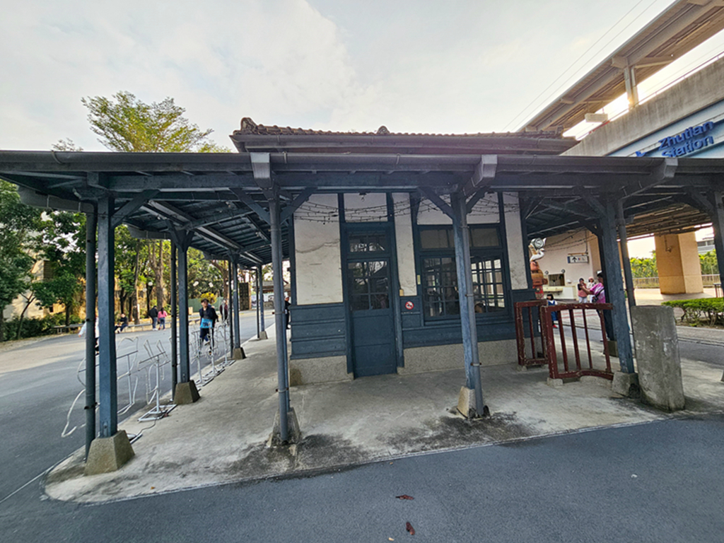 【屏東景點】百年木造老車站~竹田驛鐵道故事館｜日式懷舊氛圍｜竹田慢旅行景點｜鐵道旅行