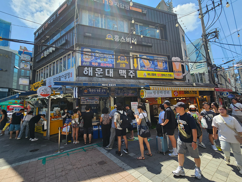 【韓國釜山美食】韓國在地人也愛的市場美食~釜山海雲台傳統市場|炸物、蒸餃、在地小吃一路吃不停|蜂巢冰淇淋+鯛魚燒|爐紅餃子刀削麵 - 第5張圖 【韓國釜山美食】韓國在地人也愛的市場美食~釜山海雲台傳統市場|炸物、蒸餃、在地小吃一路吃不停|蜂巢冰淇淋+鯛魚燒|爐紅餃子刀削麵