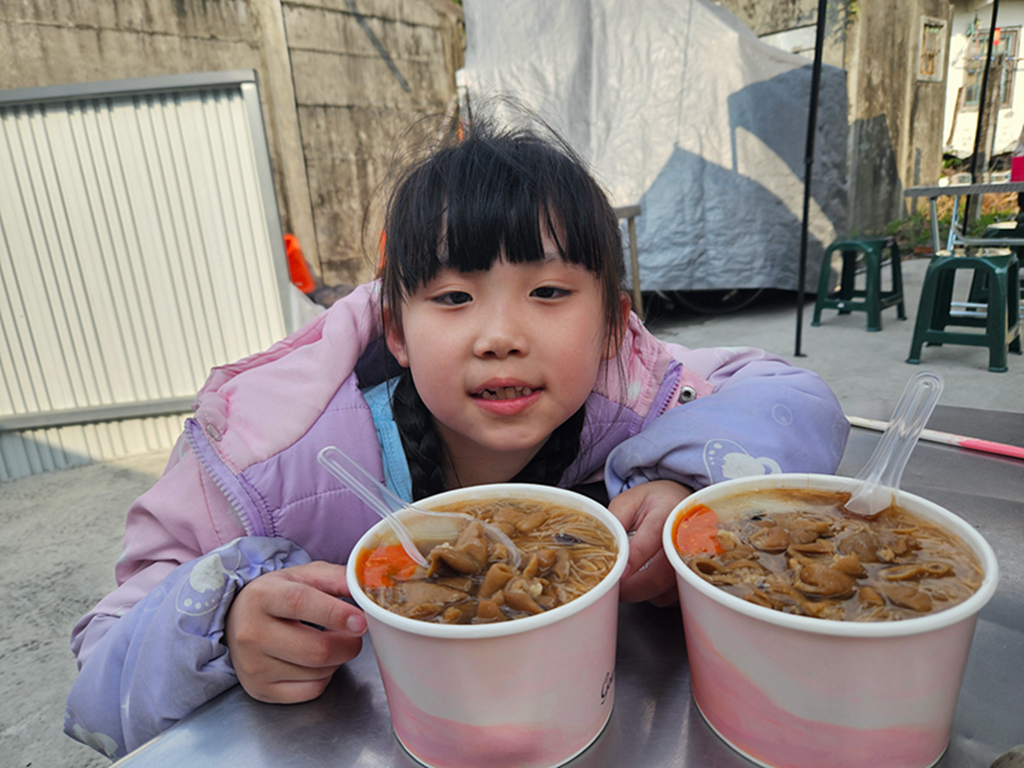 【屏東小吃美食】屏東內埔轉角美食~彎道厝臭豆腐·大腸麵線|在地人推薦經典小吃組合|台式銅板美食 - 第8張圖 【屏東小吃美食】屏東內埔轉角美食~彎道厝臭豆腐·大腸麵線|在地人推薦經典小吃組合|台式銅板美食