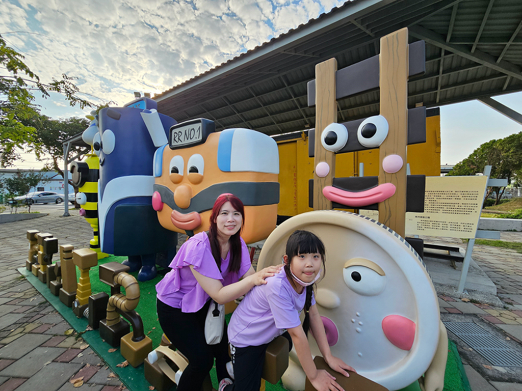 【屏東特色公園】南州運動公園~南州環保共融公園｜外星寶寶主題遊戲場｜溜索+滑梯+攀爬挑戰區｜水舞鞦韆｜大草地放電去